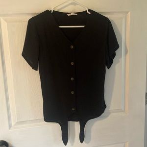 Weatherproof Vintage soft button down with tie. Woodlike buttons  XS in woman’s